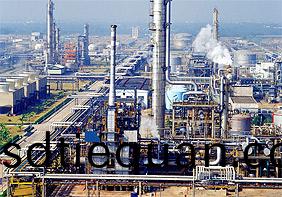 化工(gong)廠(chang)